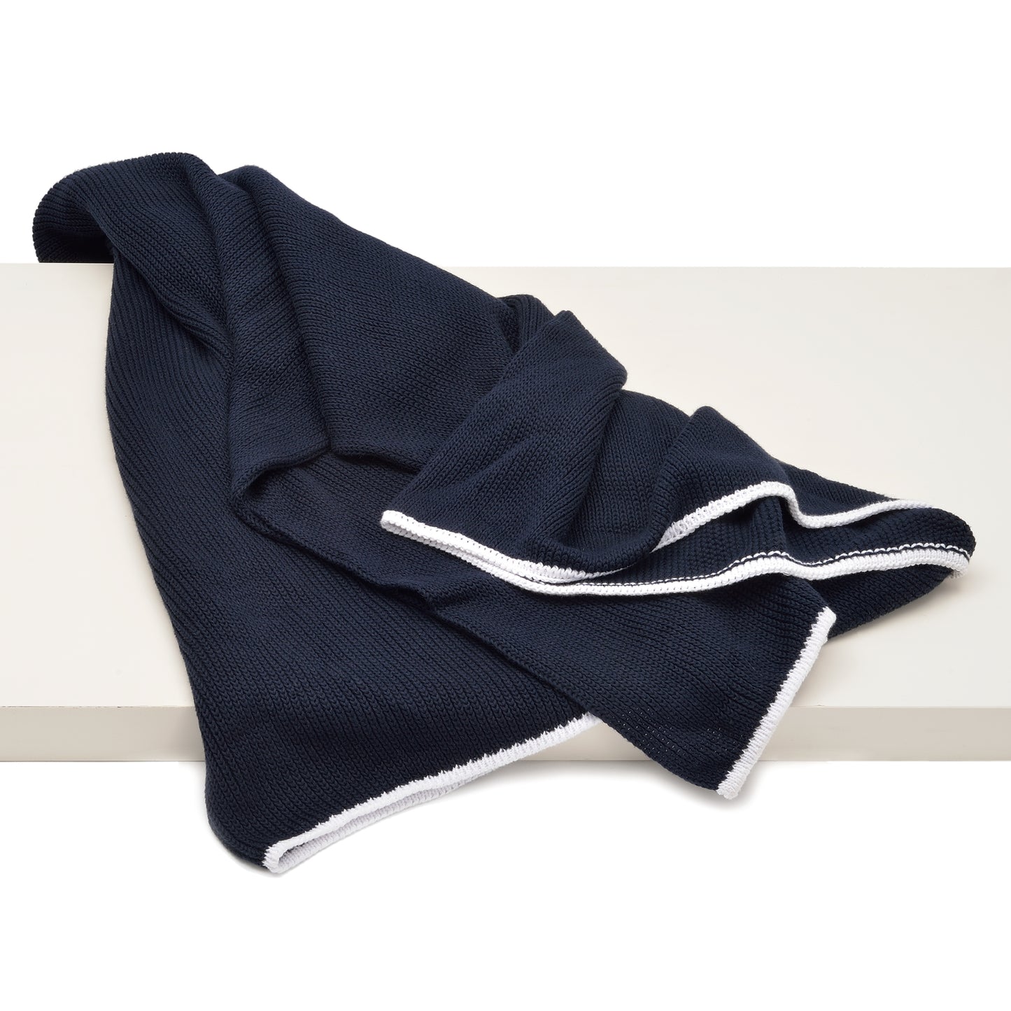 Ari Throw - Navy