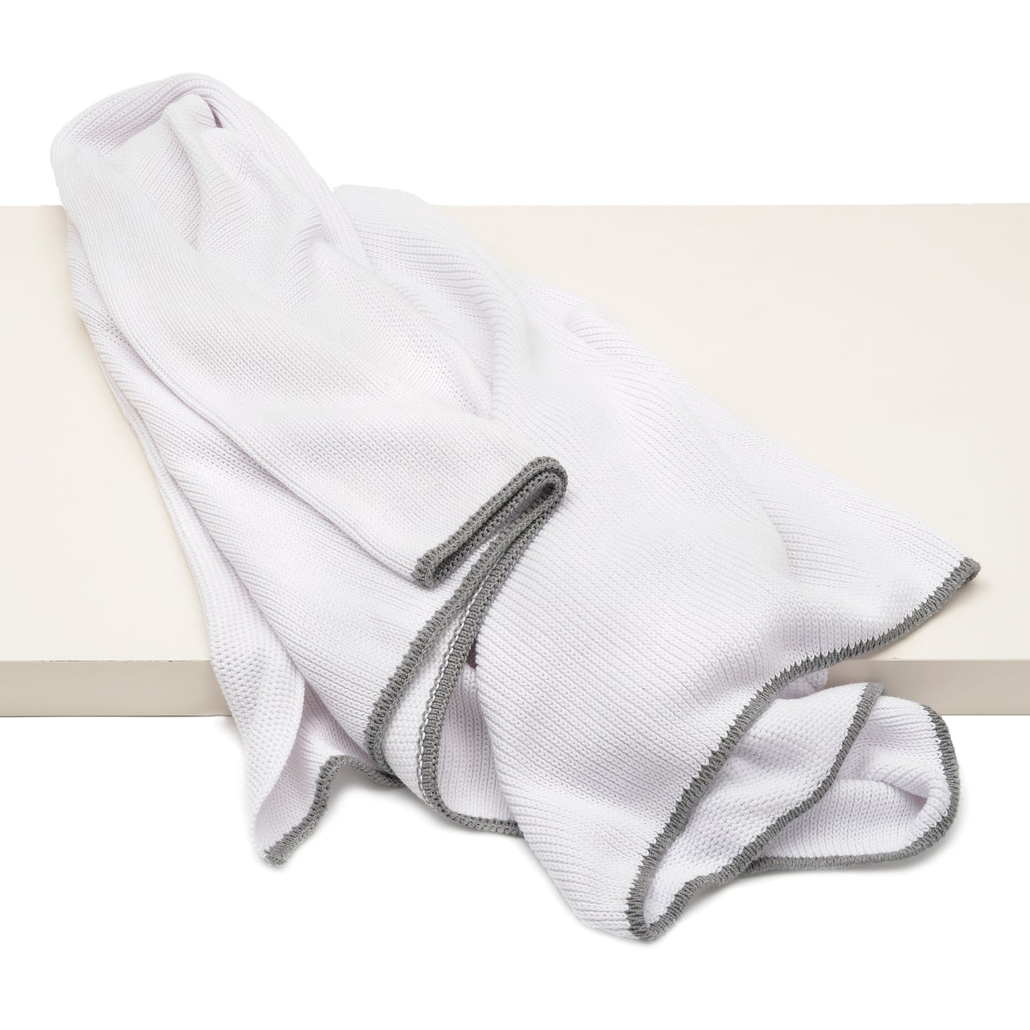 Ari Throw - White